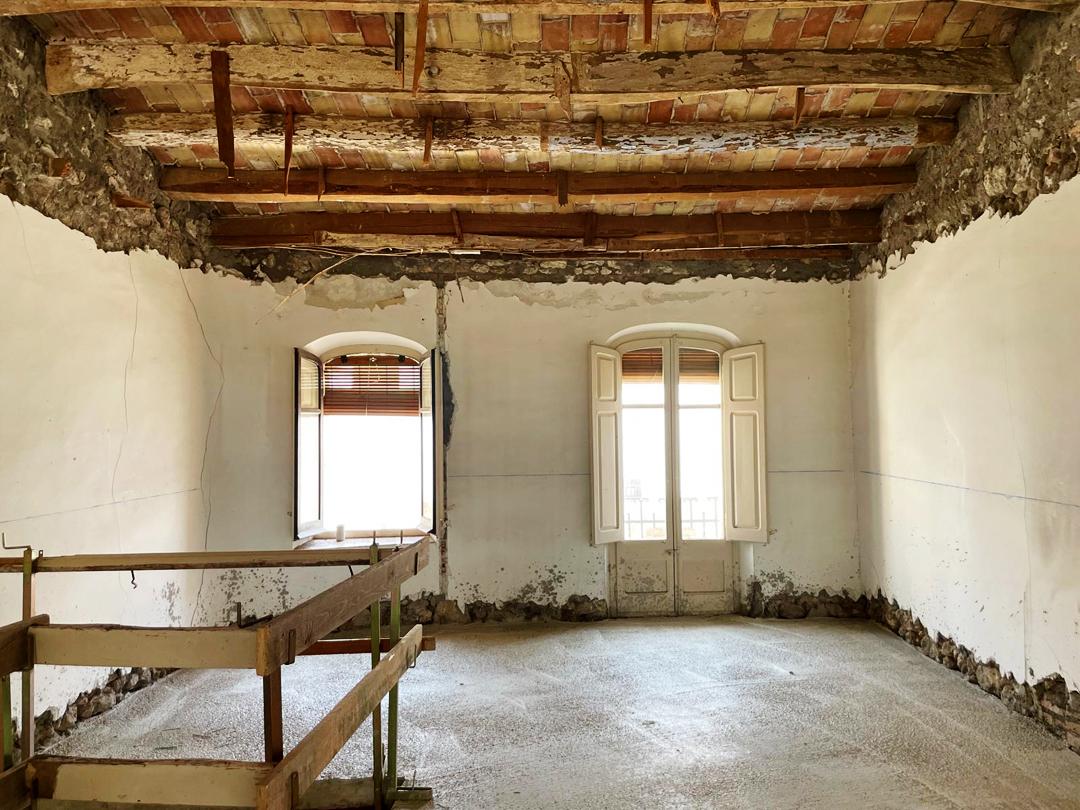 Cal Magí Habitació en obres Rehabilitació Arquitectura entre vinyes