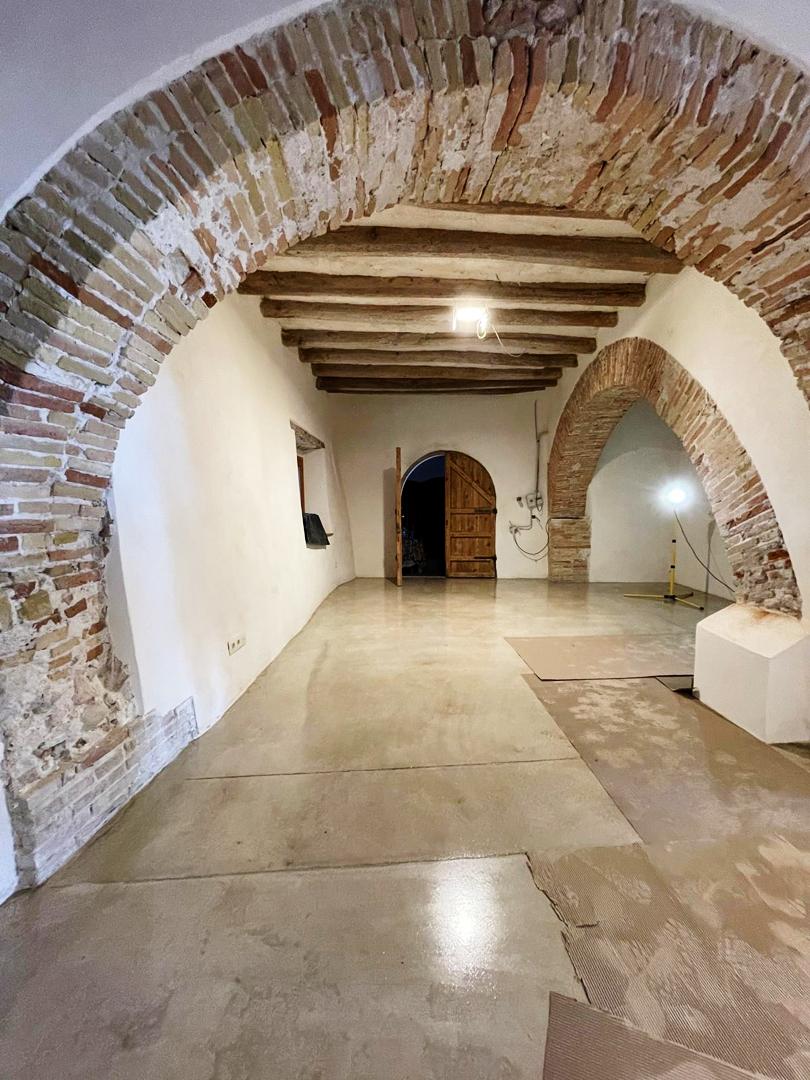 Celler Can Lleó arcs espai reformat Rehabilitació Arquitectura entre vinyes