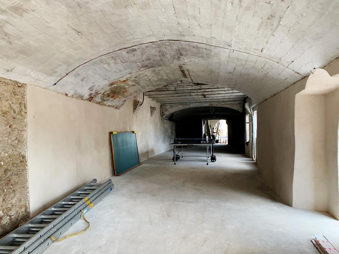 Codorniu espai reformat Oficines Arquitectura entre vinyes